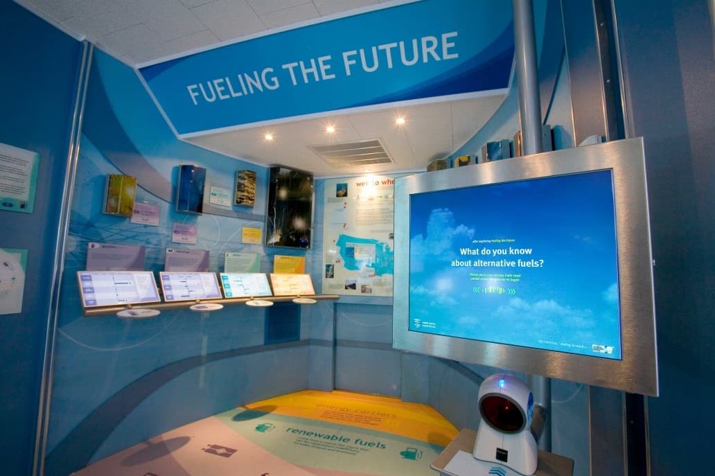 Toyota Highway to the Future: Mobile Hybrid Experience