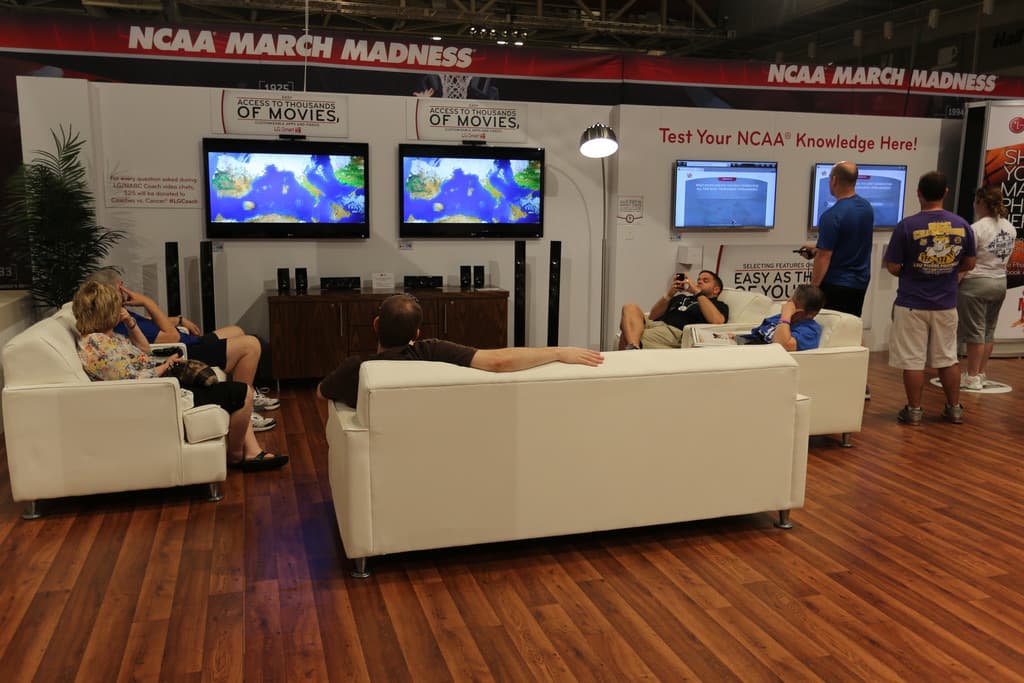 LG NCAA Bracket Town - Men's Final Four — image 2